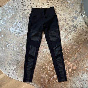 Alo Moto leggings